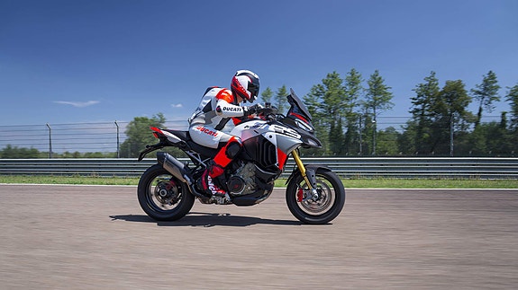Ducati Multistrada V4 RS 2 of 14