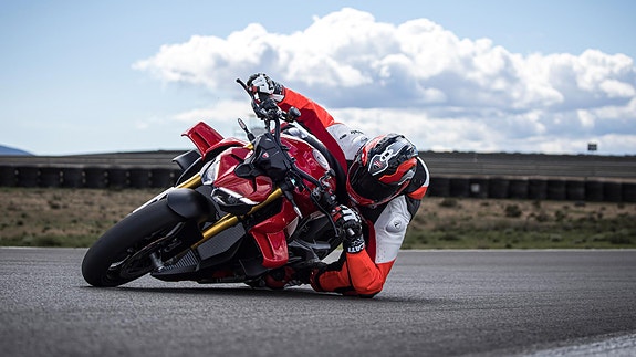 Ducati Streetfighter V4 S 3 of 18