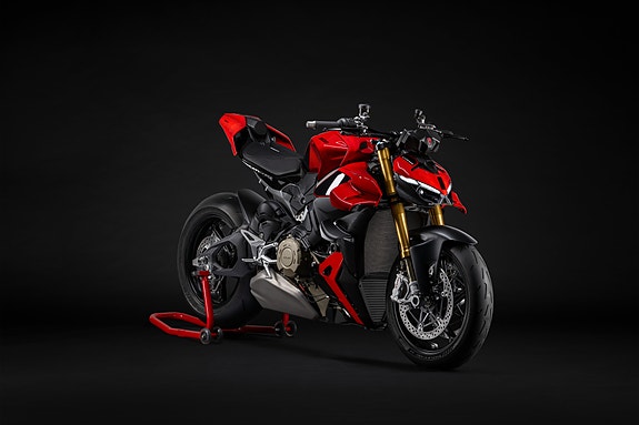 Ducati Streetfighter V4 S 16 of 18