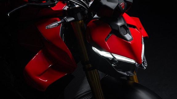 Ducati Streetfighter V4 S 9 of 18