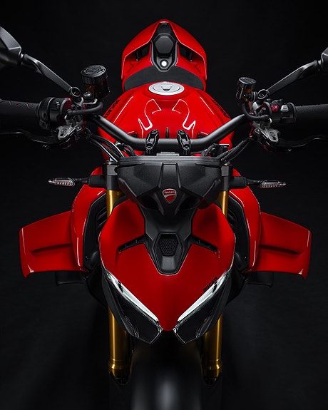 Ducati Streetfighter V4 S 10 of 18