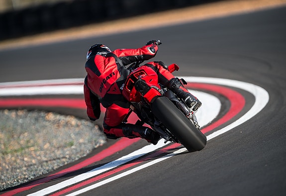 Ducati Streetfighter V4 S 6 of 18