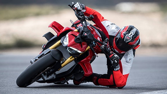 Ducati Streetfighter V4 S 7 of 18