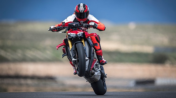 Ducati Streetfighter V4 S 2 of 18