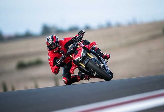 Ducati Streetfighter V4 S 4 of 18