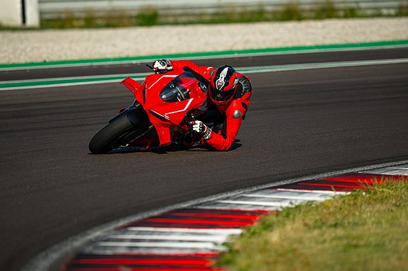 Ducati Panigale V4 R 3 of 22