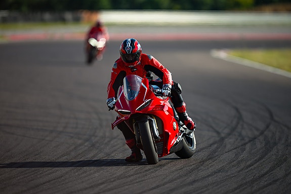 Ducati Panigale V4 R 2 of 22