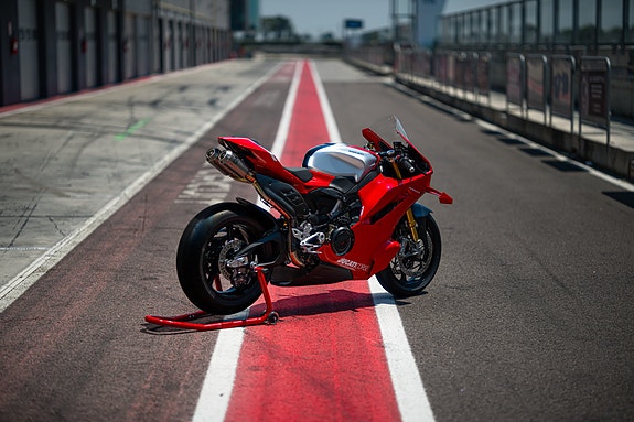 Ducati Panigale V4 R 11 of 22
