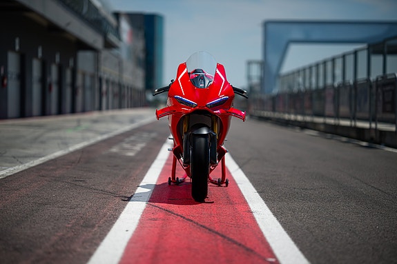 Ducati Panigale V4 R 10 of 22