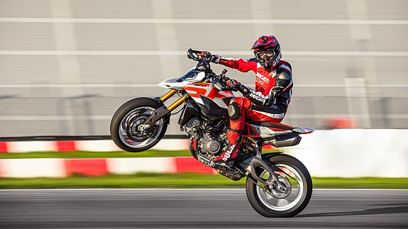 Ducati Hypermotard V2 SP 2 of 9