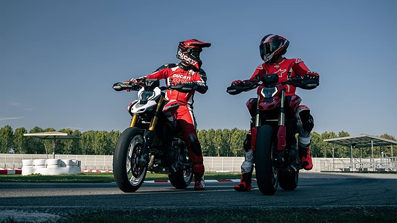 Ducati Hypermotard V2 SP 7 of 9