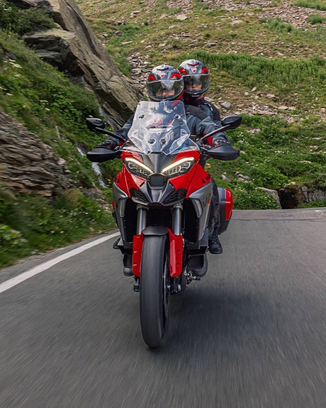 Ducati Multistrada V4 S 4 of 8