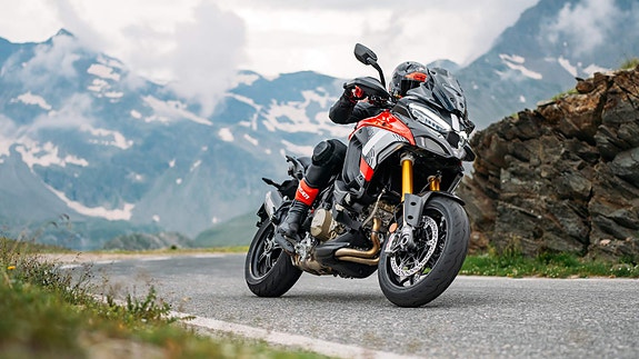 Ducati Multistrada V4 Pikes Peak 4 of 16