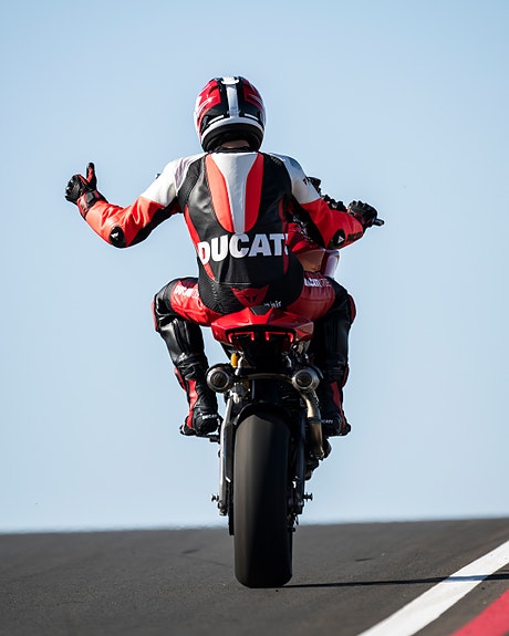 Ducati Streetfighter V2 S 4 of 13