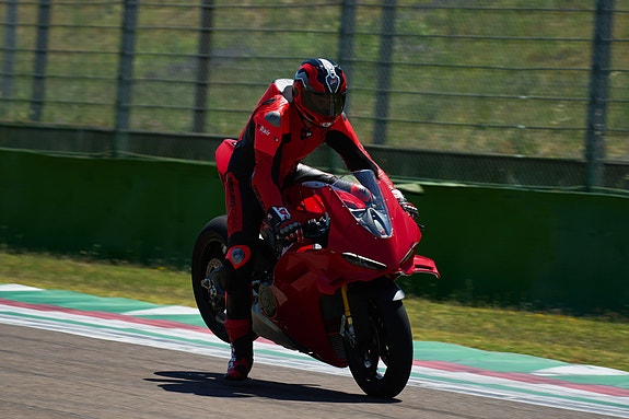 Ducati Panigale V4 S 2 of 15