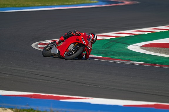 Ducati Panigale V4 S 3 of 15
