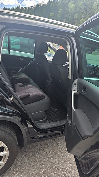 Volkswagen Tiguan 5 of 5