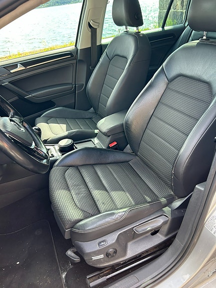 Volkswagen Golf VII 9 of 13
