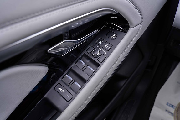 Land Rover Range Rover Evoque 27 of 30
