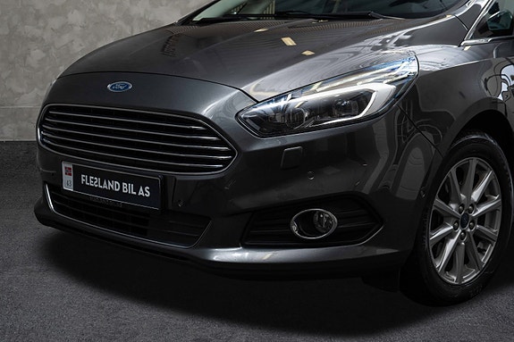 Ford S-MAX 3 of 5