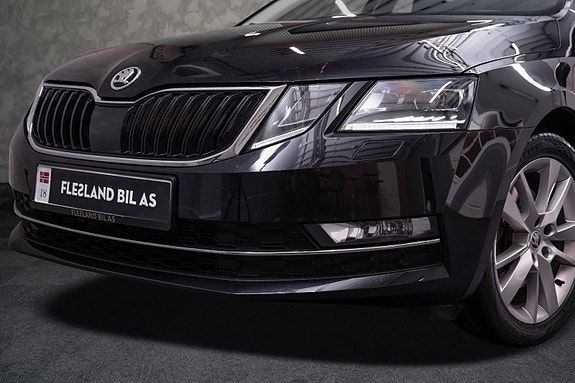 Skoda Octavia 3 of 5