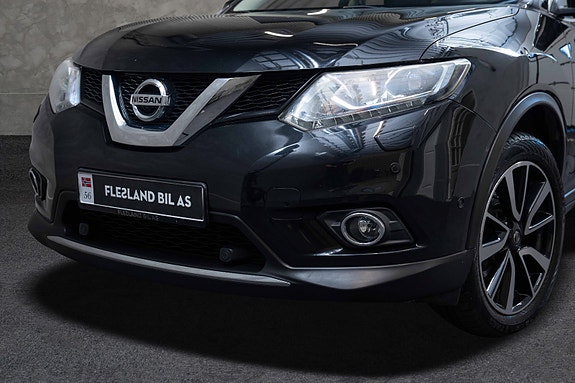 Nissan X-Trail 3 of 5