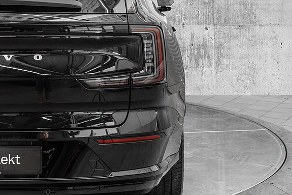 Volvo EX90 7 of 30