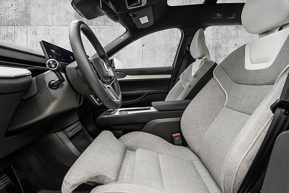 Volvo EX90 10 of 30