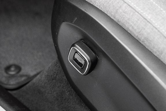 Volvo EX90 12 of 30