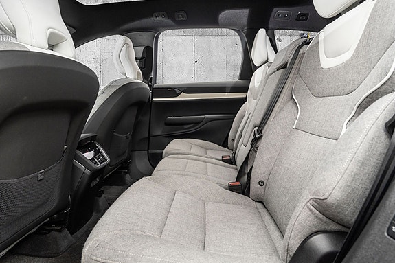 Volvo EX90 14 of 30