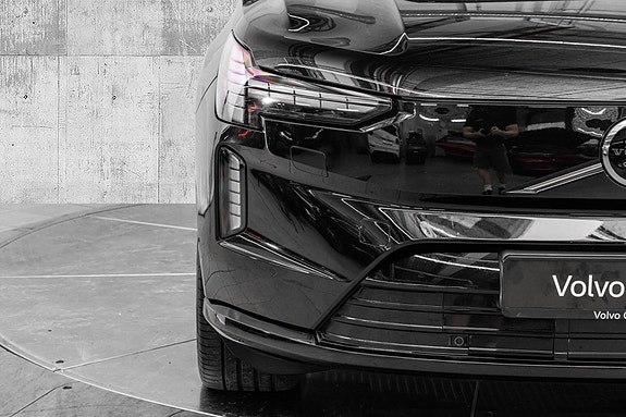 Volvo EX90 2 of 30