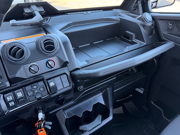 Can-Am Traxter HD9 7 of 11