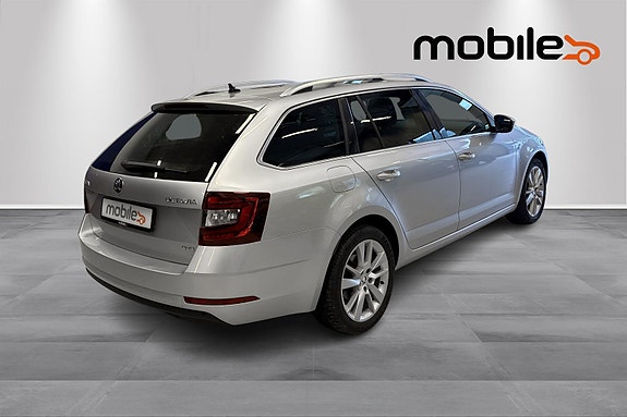 Skoda Octavia 3 of 5