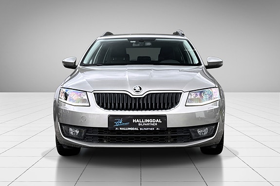 Skoda Octavia 2 of 19