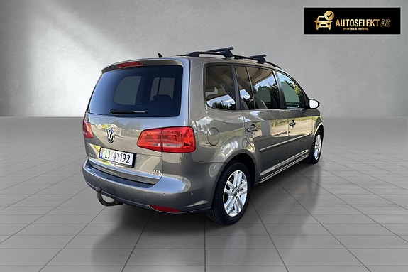 Volkswagen Touran 5 of 5