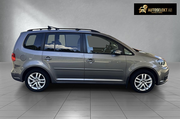 Volkswagen Touran 4 of 5