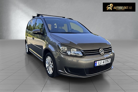 Volkswagen Touran 3 of 5