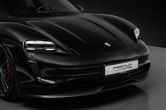 Porsche Taycan 3 of 30