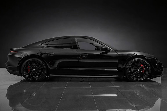 Porsche Taycan 6 of 30