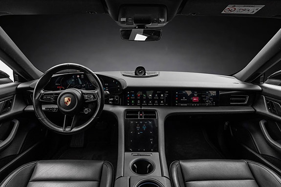 Porsche Taycan 17 of 30