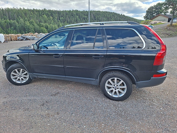 Volvo XC90 4 of 5