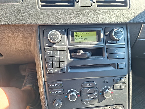 Volvo XC90 9 of 19