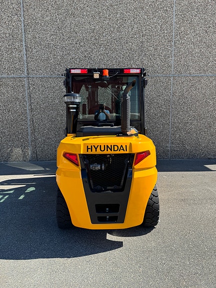 Hyundai 5T Diesel Truck 10 of 15
