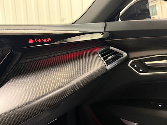 Audi e-tron GT 12 of 30