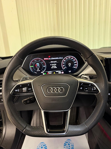 Audi e-tron GT 10 of 30