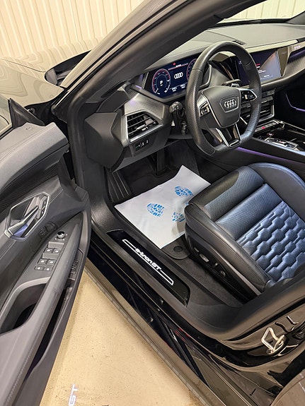 Audi e-tron GT 7 of 30