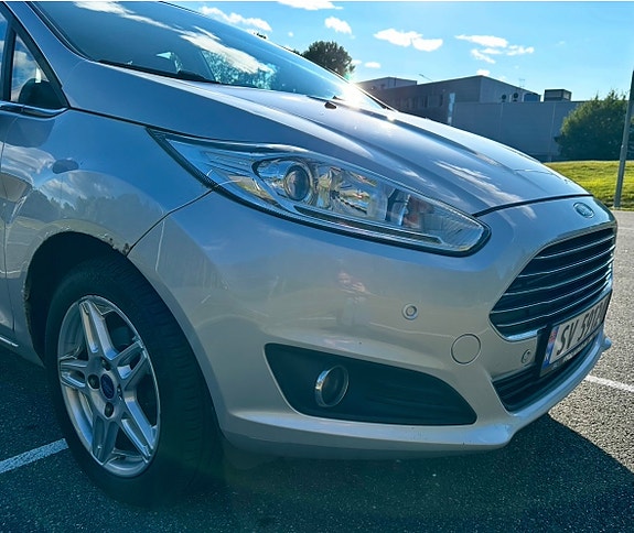 Ford Fiesta 7 of 15