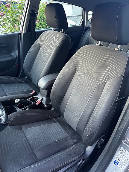 Ford Fiesta 13 of 15