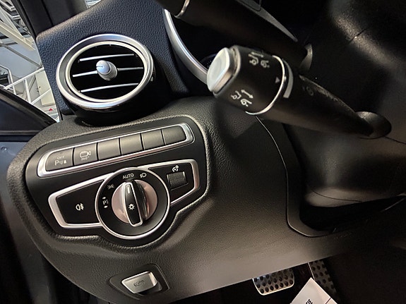 Mercedes-Benz GLC350 e 26 of 30