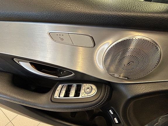 Mercedes-Benz GLC350 e 24 of 30